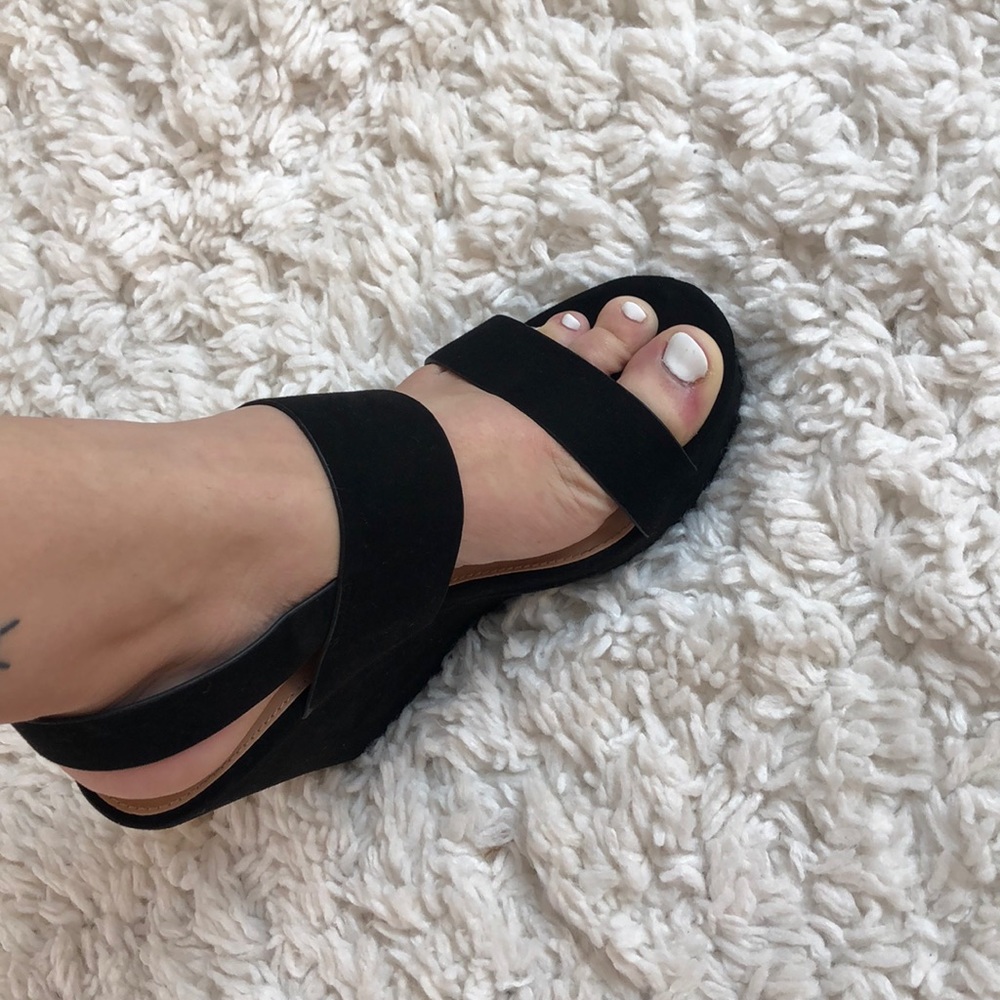 Black super comfy wedges